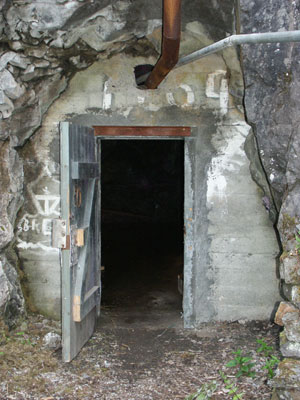 unterer Zugang zum Felshohlbau unterhalb des Leitstandes